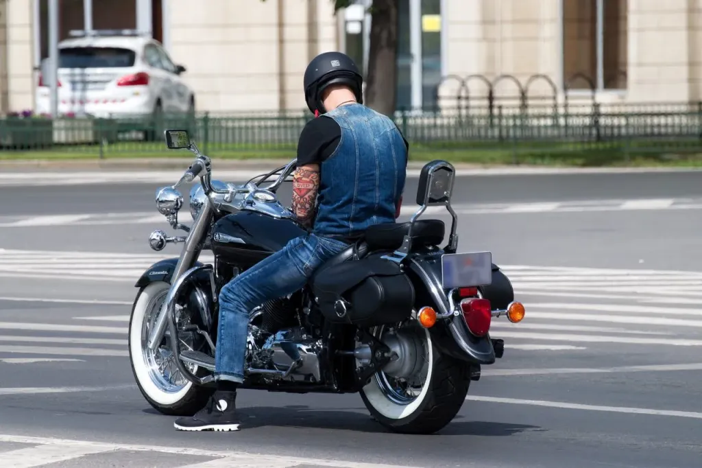 Jakie są najbardziej przydatne akcesoria dla motocyklisty?